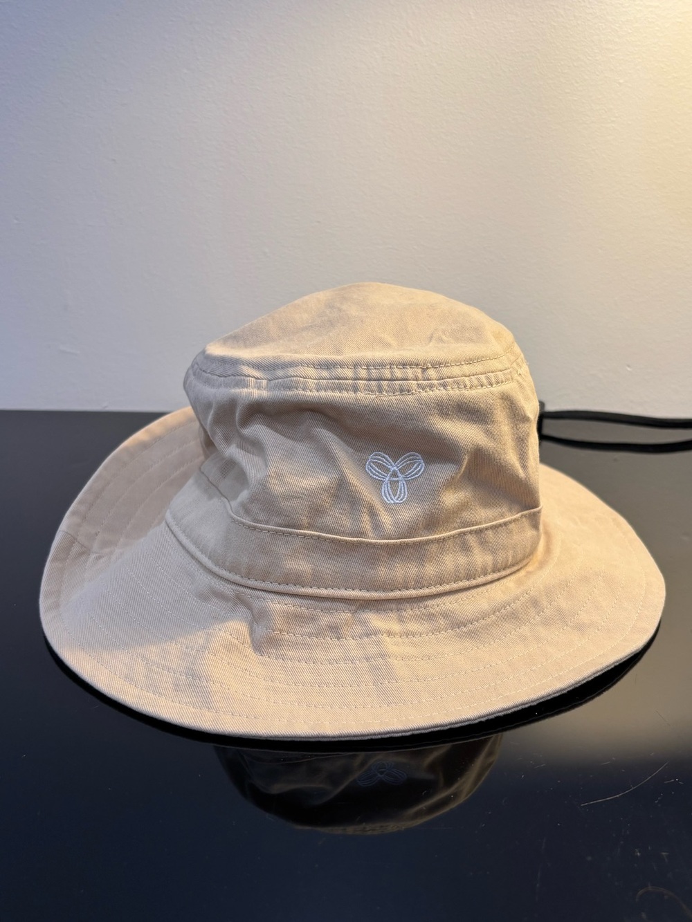 Aritzia TNA Tan Bucket Hat